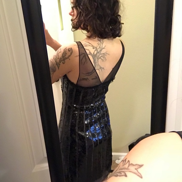 BCBG MAXAZRIA Black sequin dress - Picture 4 of 6